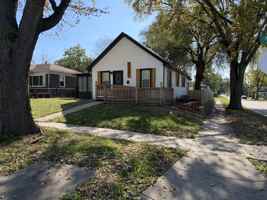 featured image of 2401 Maple St #NA