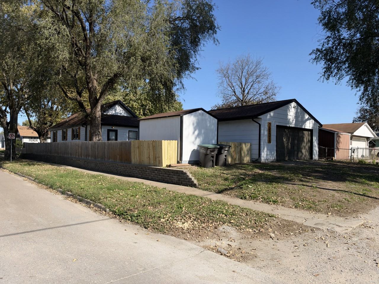 2401 Maple St #NA - Photo 5 of 19