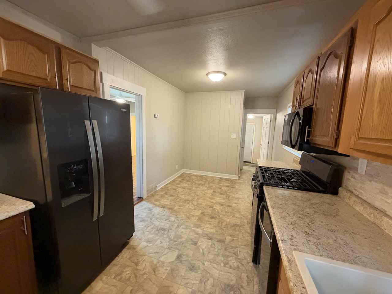 2401 Maple St #NA - Photo 6 of 19