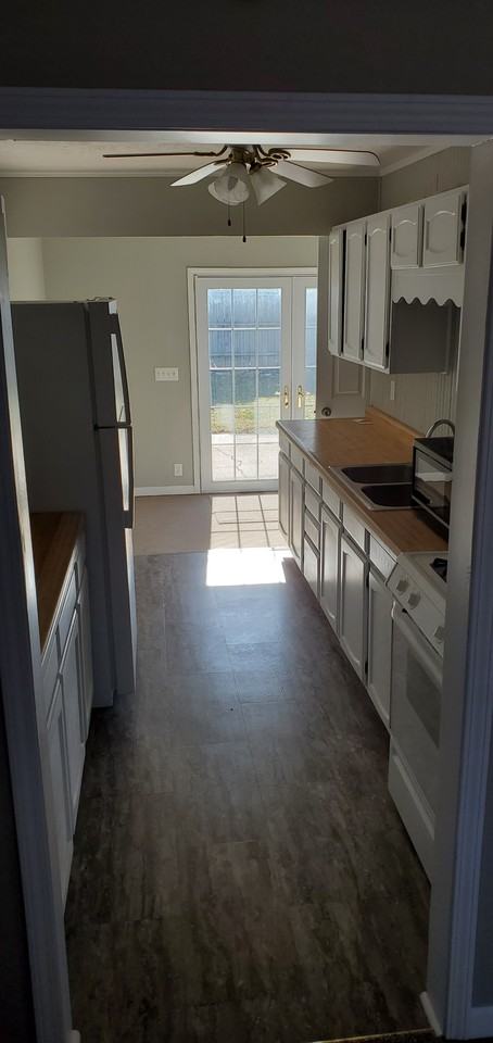 2605 Avenue H #NA - Photo 4 of 8