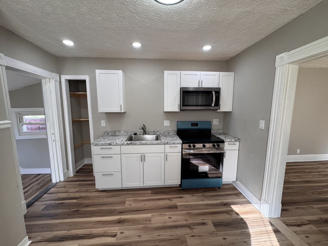 463 Bingham St #NA - Photo 7 of 10
