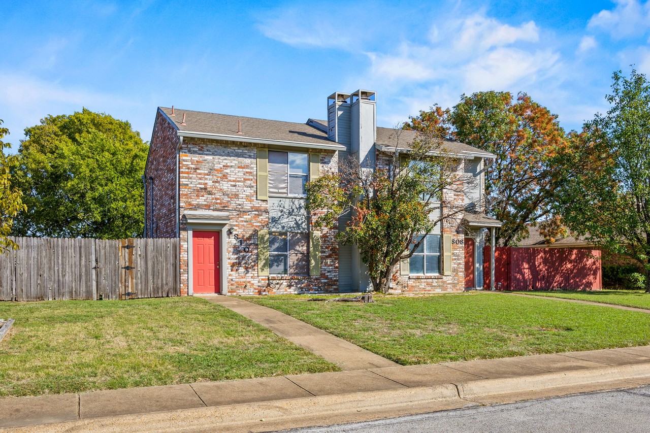 810 Red Bud Dr #810REDBUD - Photo 2 of 18
