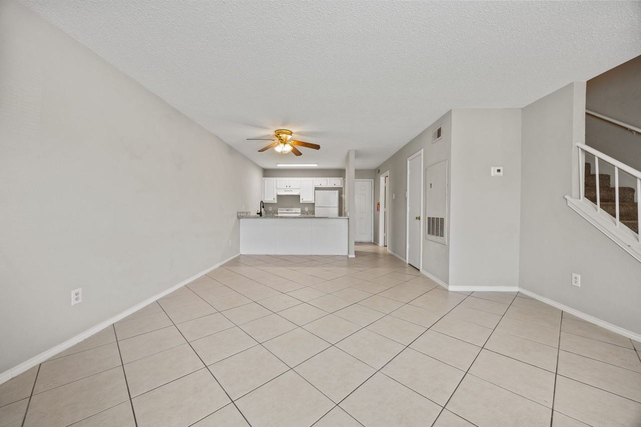 808 Red Bud Dr #808REDBUD - Photo 4 of 16