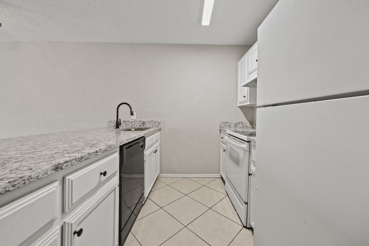 808 Red Bud Dr #808REDBUD - Photo 5 of 16