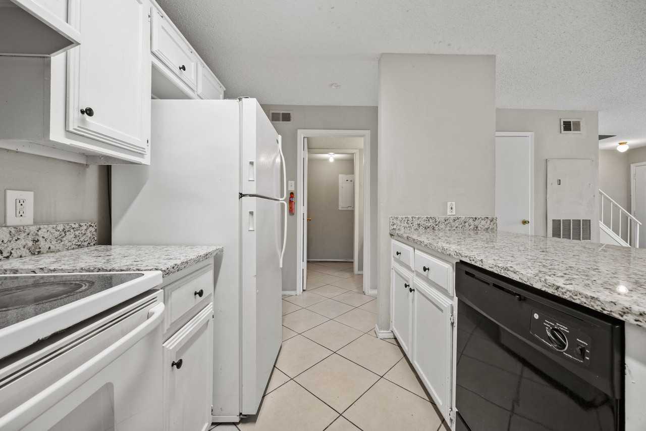 808 Red Bud Dr #808REDBUD - Photo 6 of 16