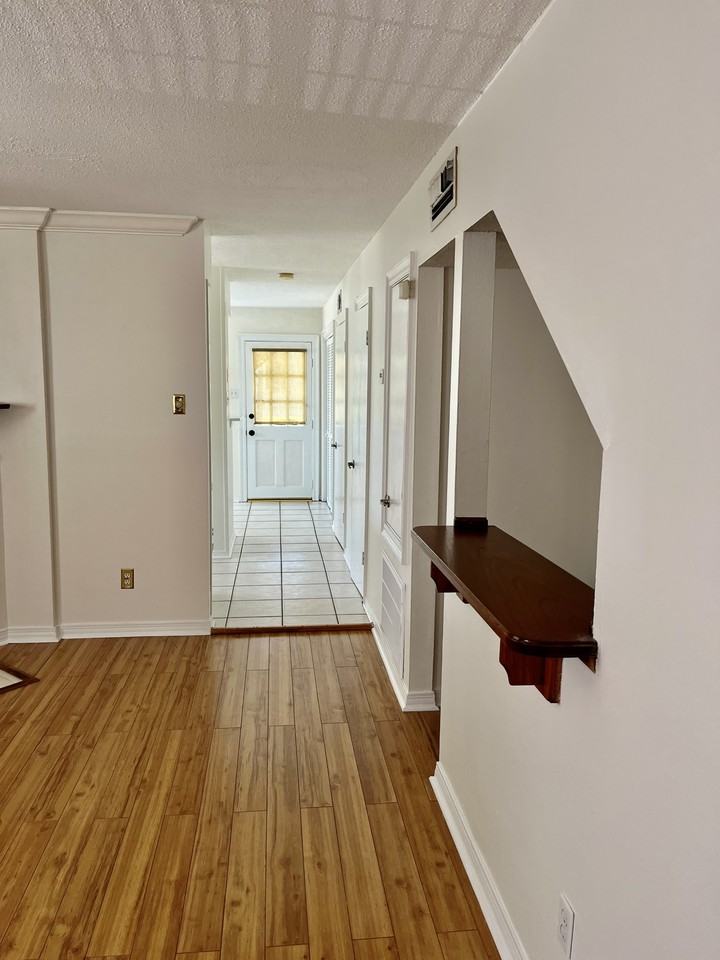 3629 Ridgelake Dr #30 - Photo 2 of 11