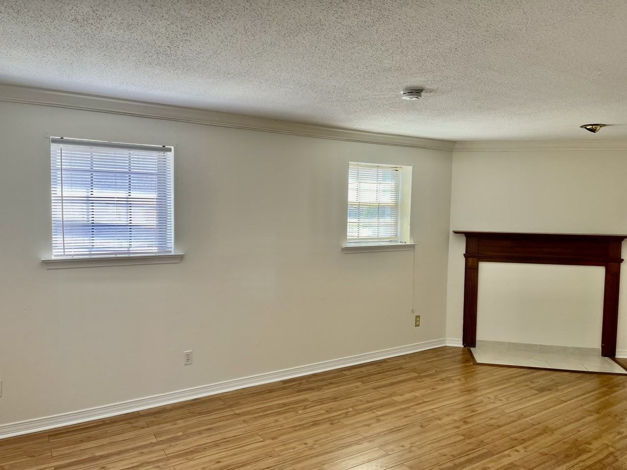 3629 Ridgelake Dr #30 - Photo 6 of 11