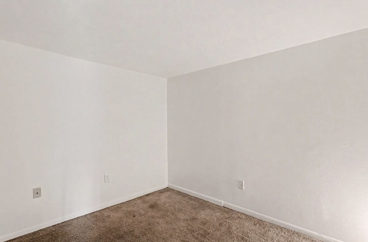 11 N Chestnut St #D - Photo 6 of 9