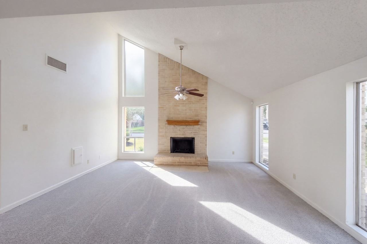 15804 Dunmoor Dr #NA - Photo 2 of 10