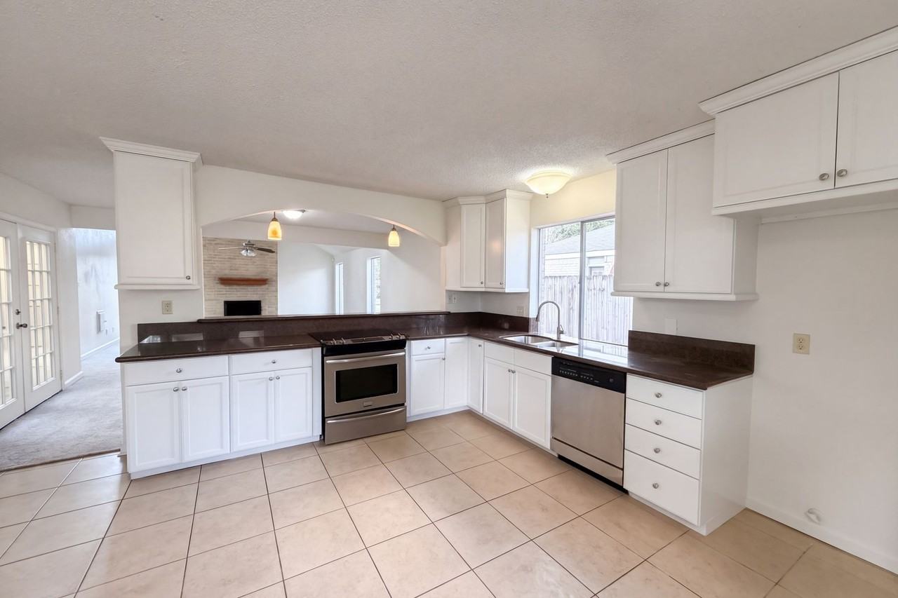 15804 Dunmoor Dr #NA - Photo 4 of 10