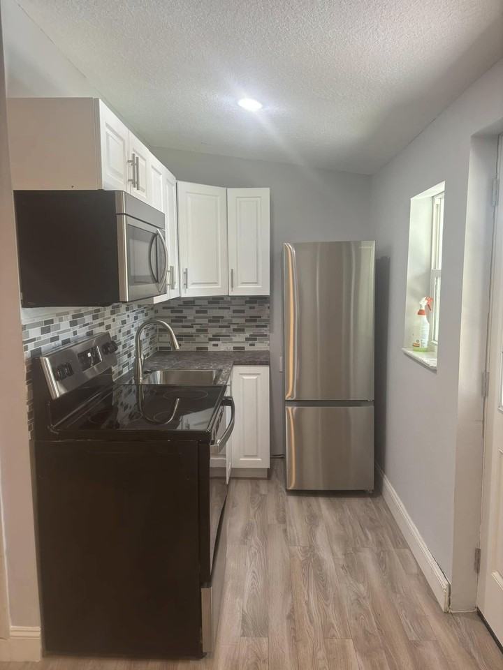 1330 Okaloosa Ave - Photo 4 of 6