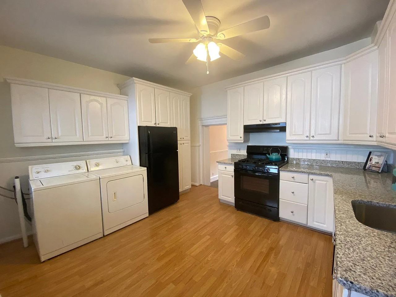 156 Roxborough Ave #NA - Photo 6 of 18