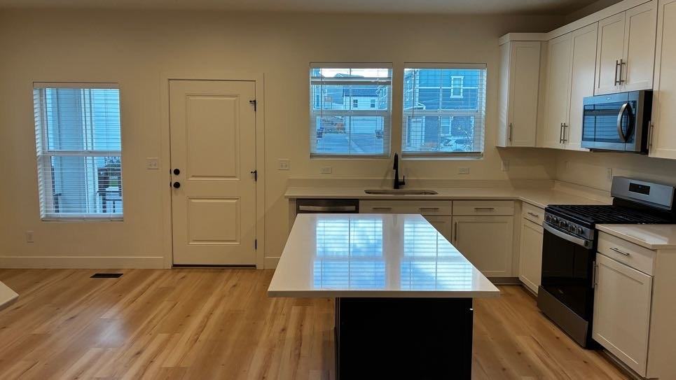 4388 E Hurstbourne Dr - Photo 2 of 26