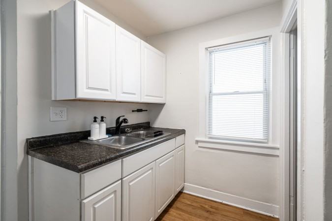 1529 N Jefferson St #1531 - Photo 3 of 9