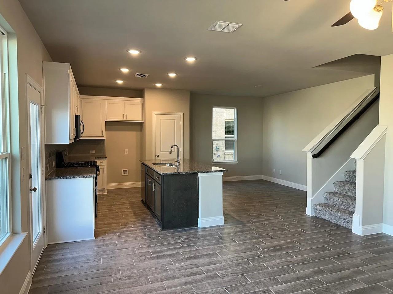 3124 Lucia Ct - Photo 3 of 24