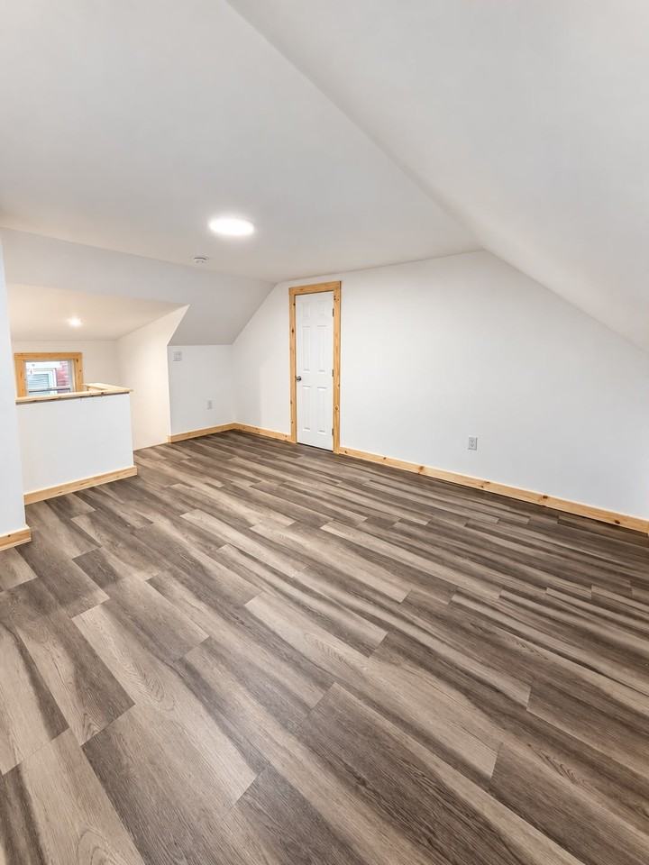 512 W Oak St #2 - Photo 4 of 11