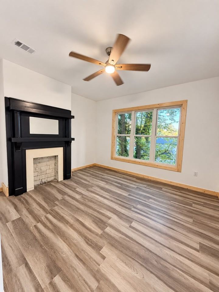 512 W Oak St #2 - Photo 5 of 11