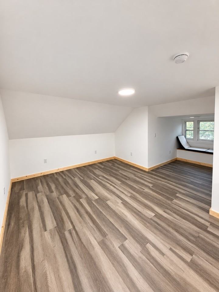 512 W Oak St #2 - Photo 7 of 11
