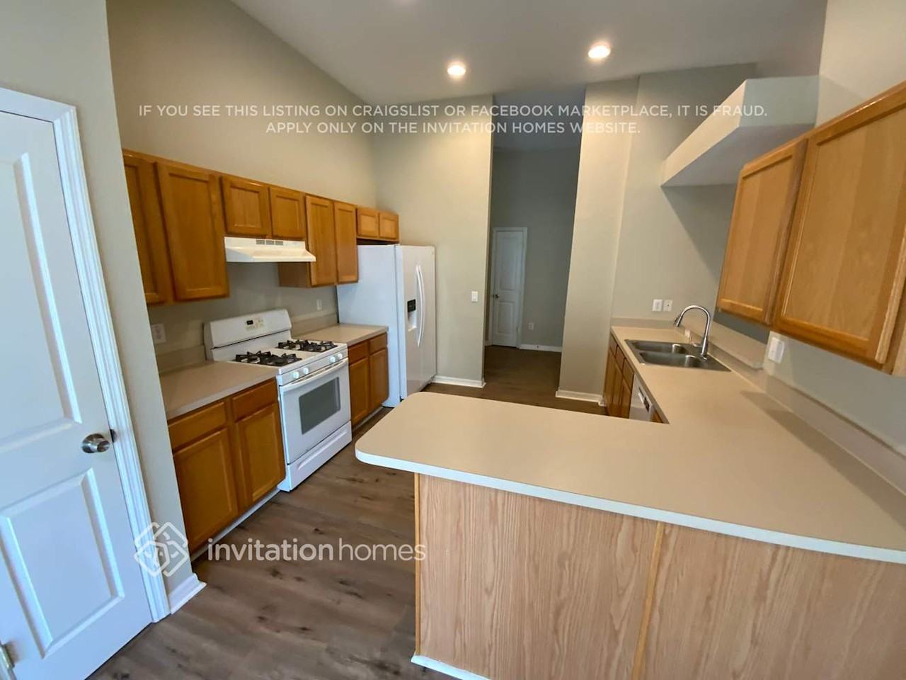 6911 Monarch Park Dr - Photo 4 of 13