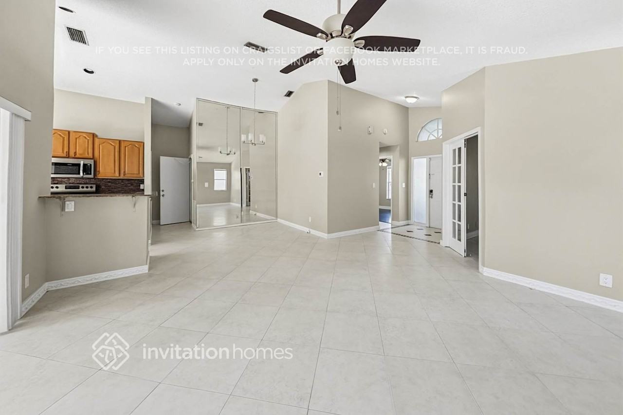 9474 Aegean Dr - Photo 4 of 19