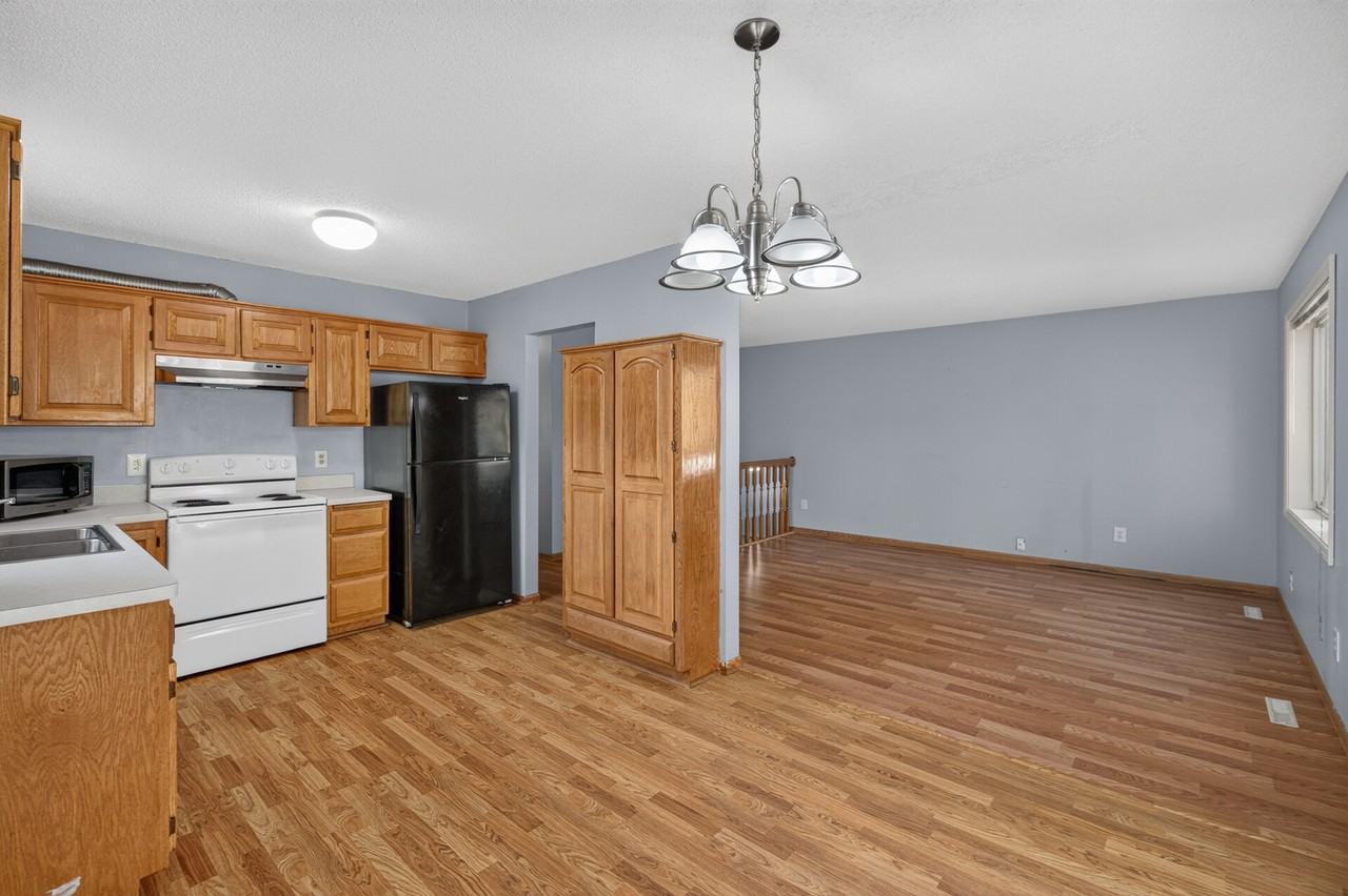 1885 124th Ln Ne - Photo 6 of 32