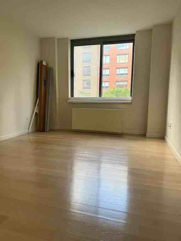 2 S End Ave #13I - Photo 4 of 20