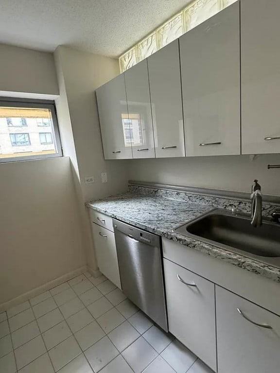 2 S End Ave #13I - Photo 6 of 20
