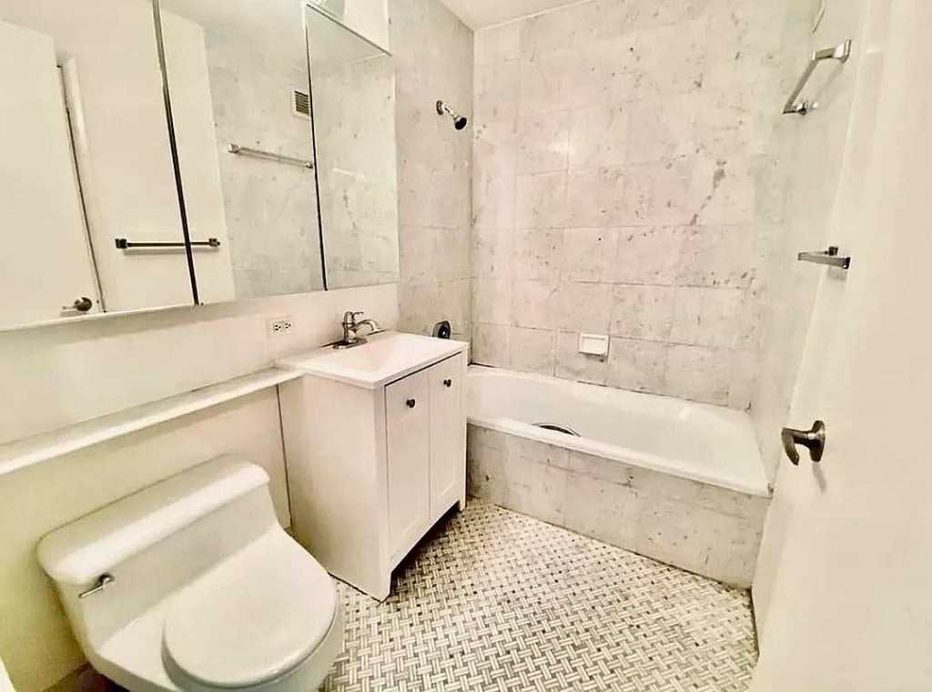 2 S End Ave #13I - Photo 7 of 20