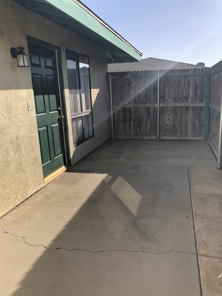 4424 Parkwood Ct #B - Photo 2 of 3