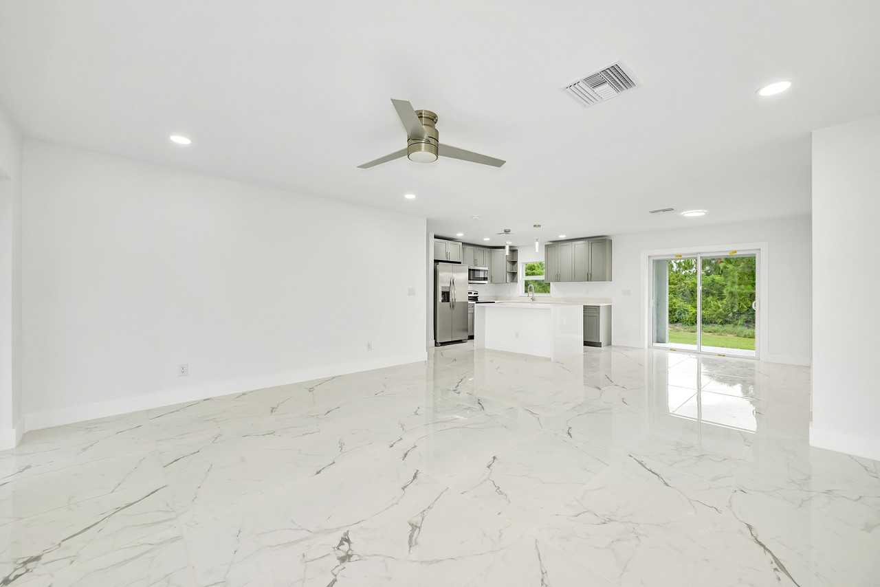 1833 Marson St #1 - Photo 5 of 28