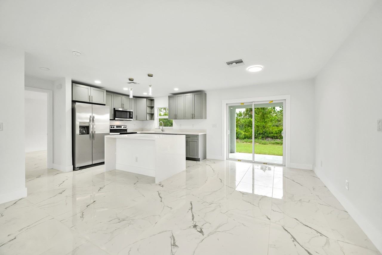 1833 Marson St #1 - Photo 6 of 28