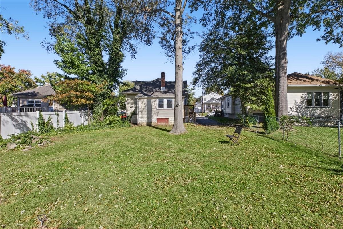 504 Cedarcroft Ave #C - Photo 4 of 34