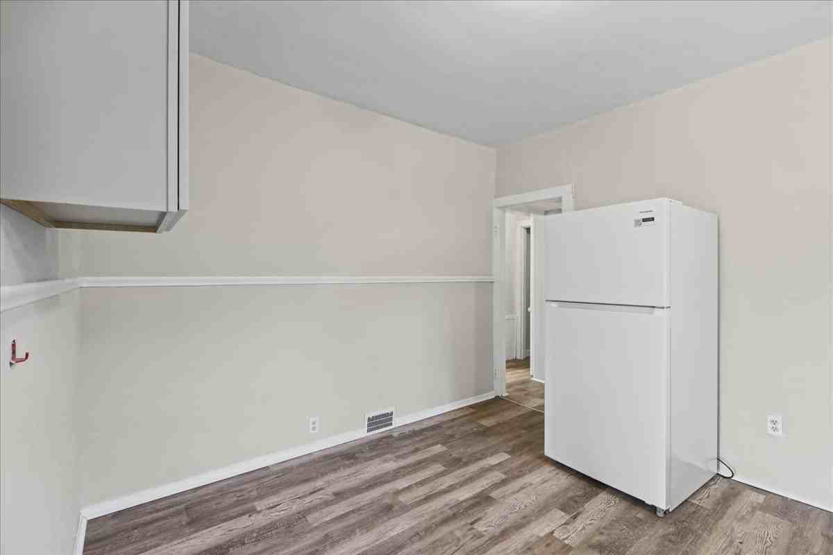 504 Cedarcroft Ave #C - Photo 6 of 34