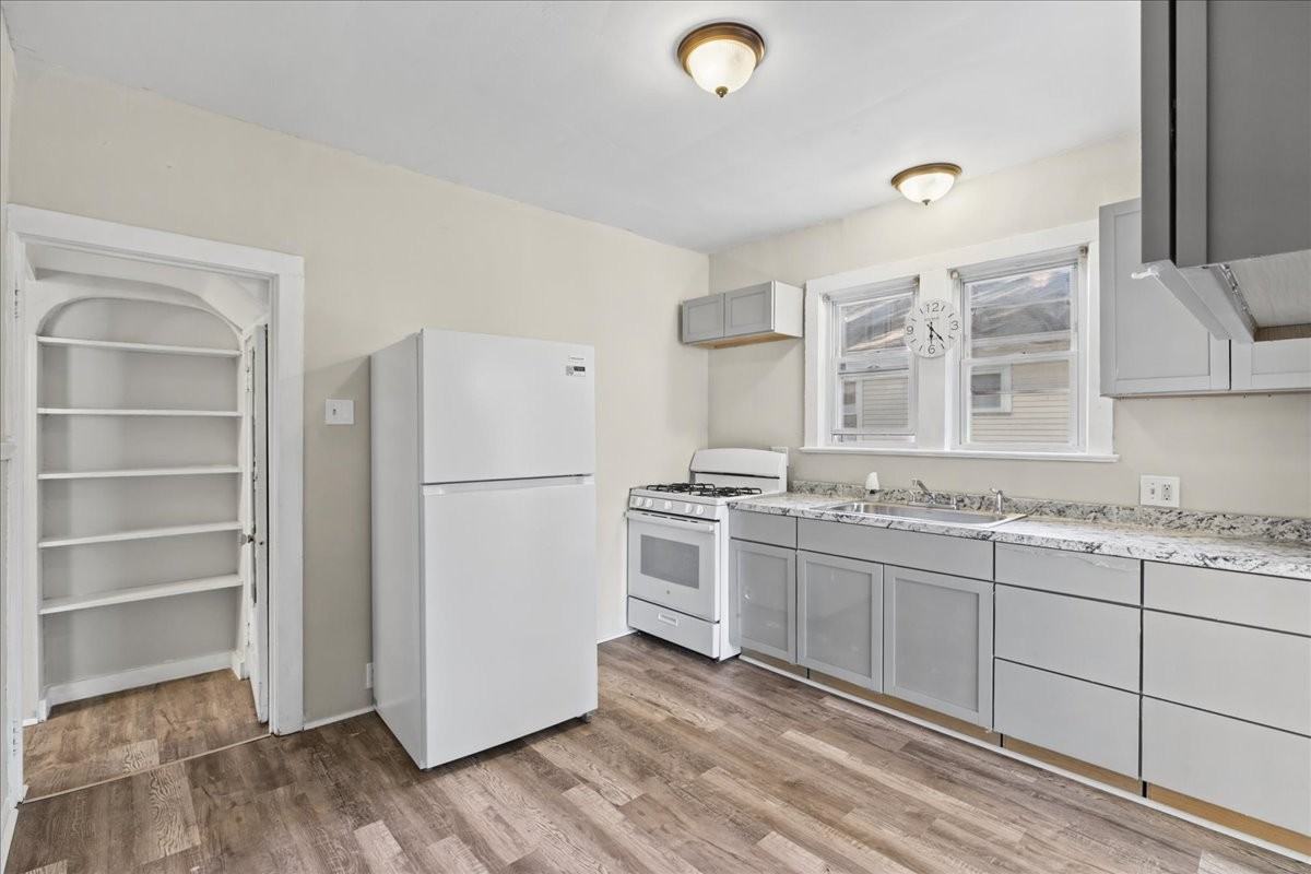 504 Cedarcroft Ave #C - Photo 7 of 34
