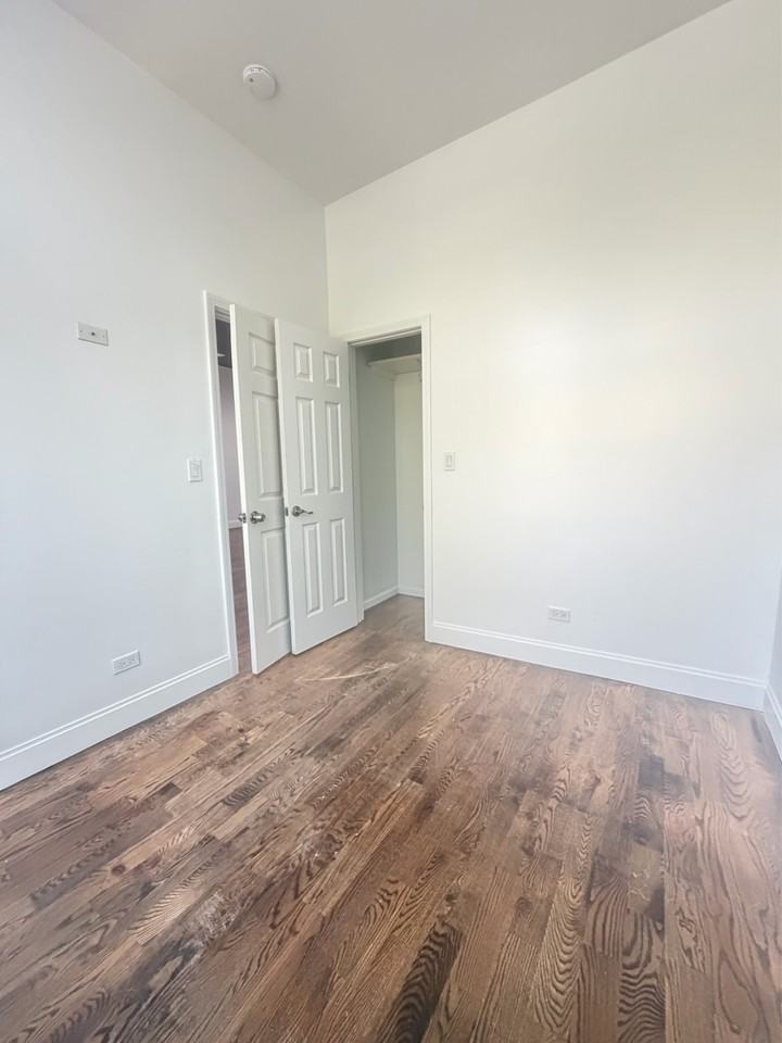 6422 S Green St #2 - Photo 3 of 13