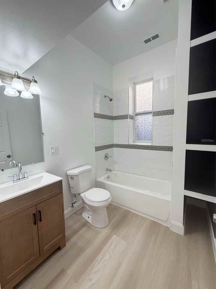 6422 S Green St #2 - Photo 7 of 13