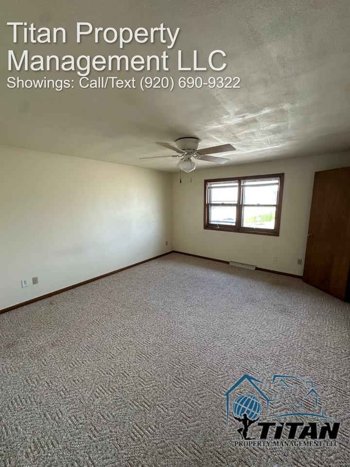 1004 Oxford Dr #2 - Photo 2 of 7