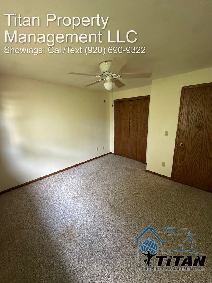 1004 Oxford Dr #2 - Photo 5 of 7