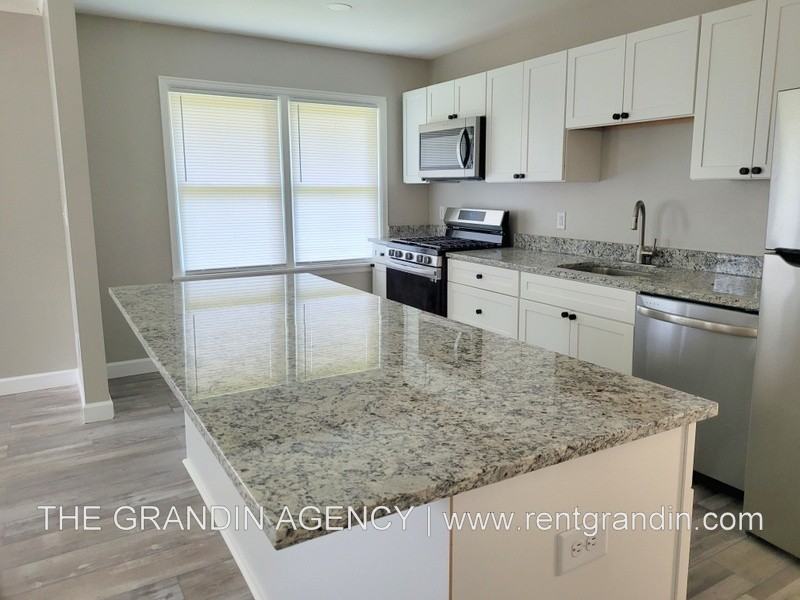 7670 Keaton Dr #1 - Photo 3 of 14