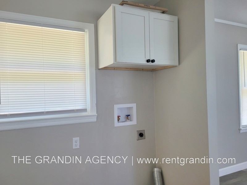 7670 Keaton Dr #1 - Photo 4 of 14