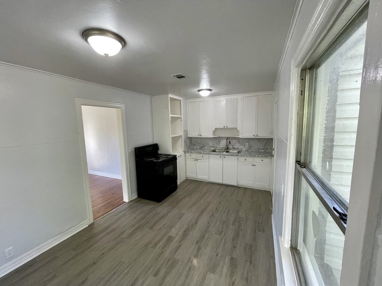 2021 Ne 19th St #1 - Photo 4 of 13