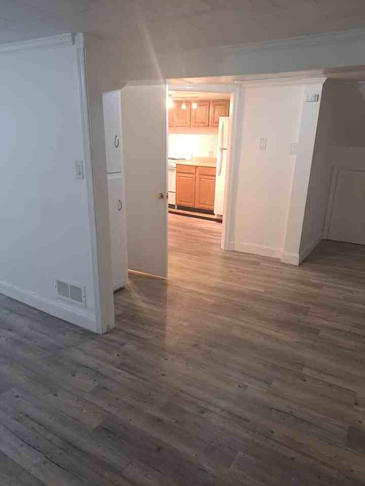 746 Rio Rd E #B - Photo 3 of 12