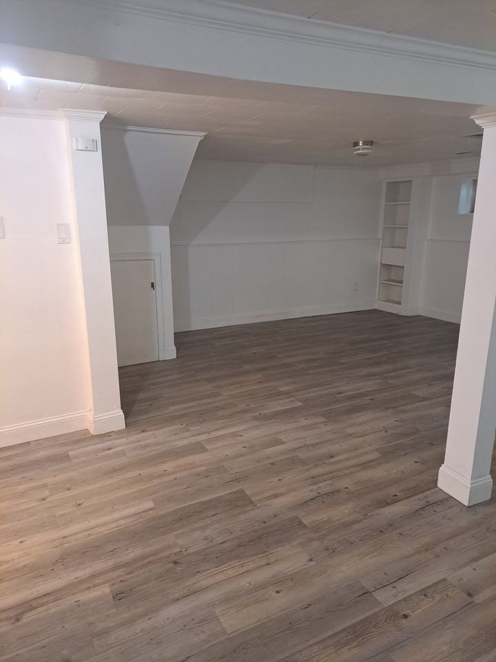 746 Rio Rd E #B - Photo 5 of 12