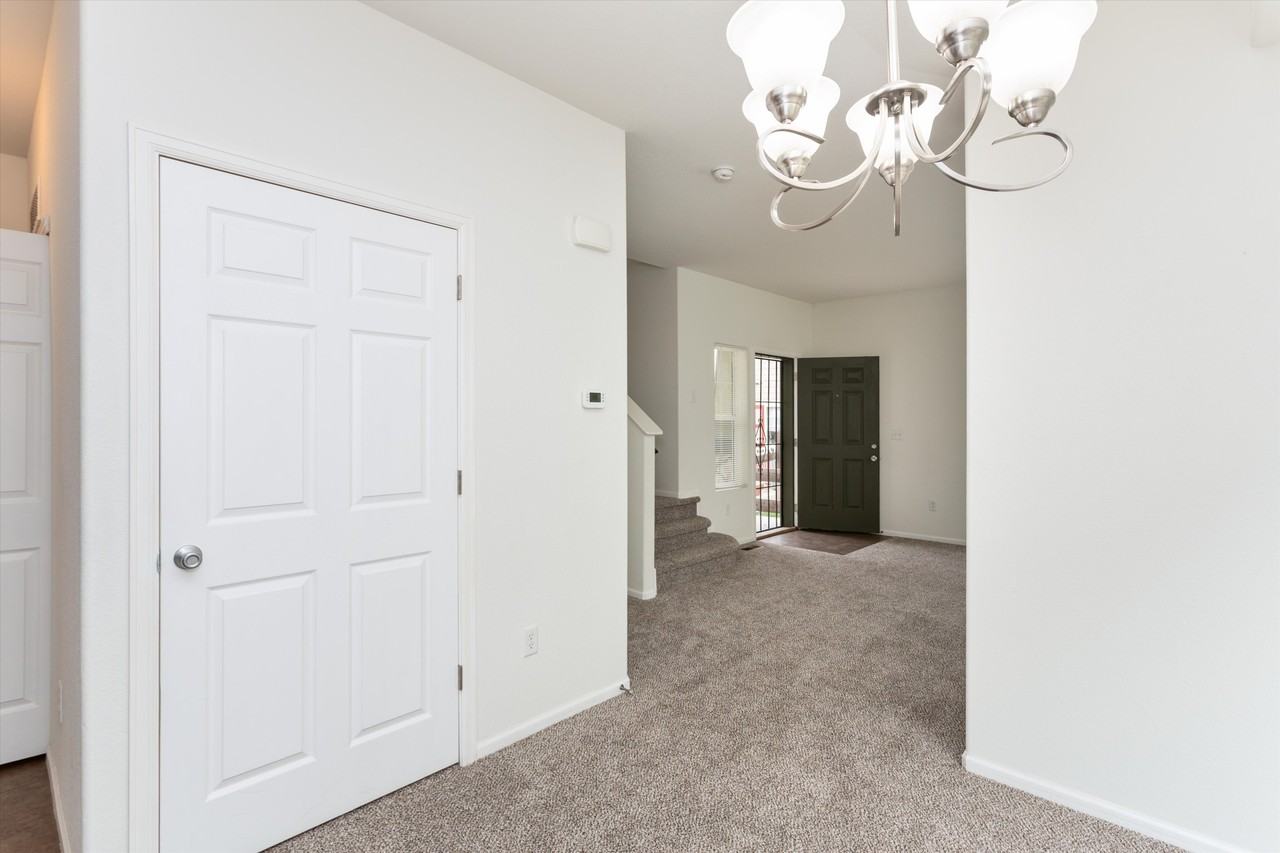 12944 Grant Cir W #B - Photo 4 of 37