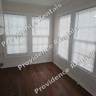 913 Eastland Ave #1 - Photo 3 of 10