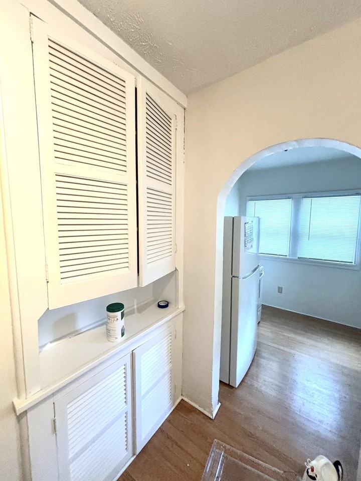 1115 Woodbourne Ave #1 - Photo 3 of 14