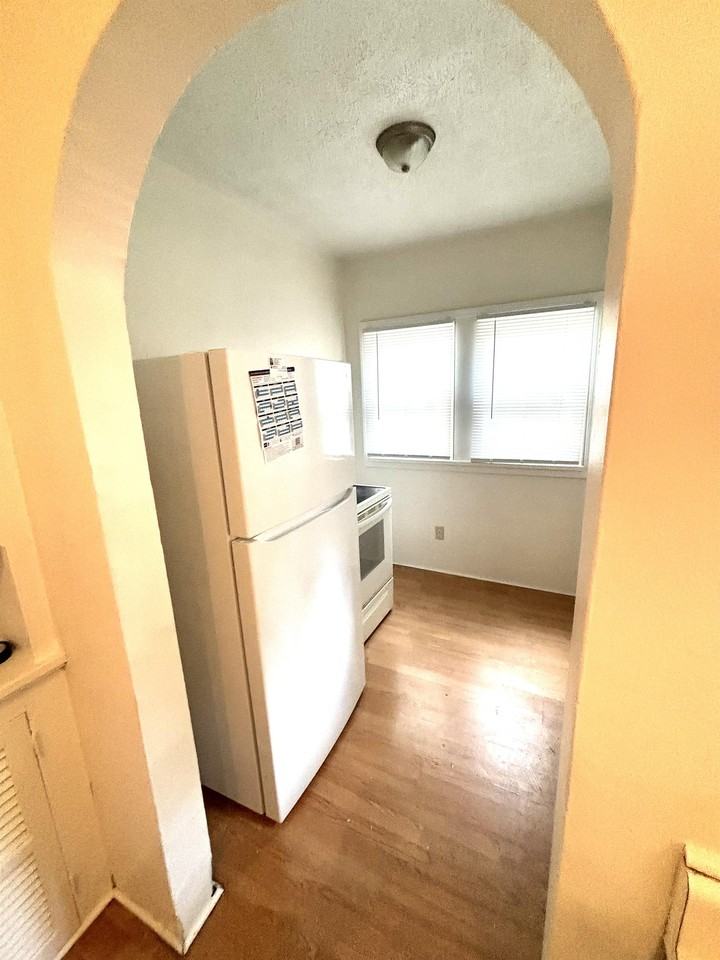 1115 Woodbourne Ave #1 - Photo 4 of 14
