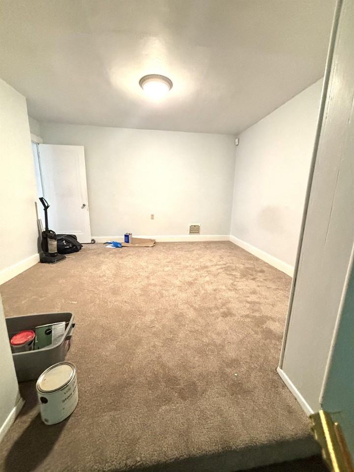 1115 Woodbourne Ave #1 - Photo 7 of 14