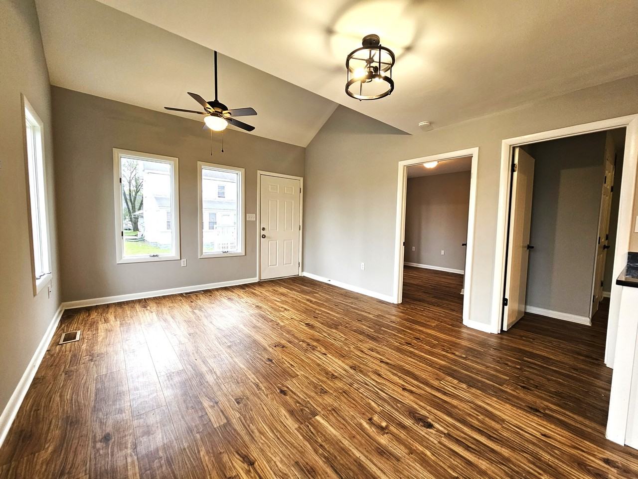 207 Monticello Ave #B - Photo 6 of 17