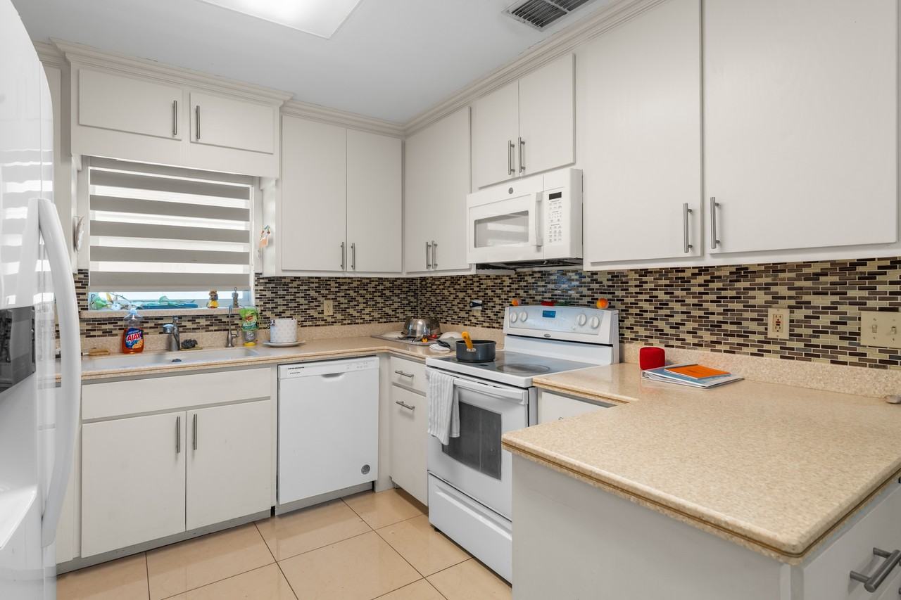 1424 Libra St #1 - Photo 2 of 14